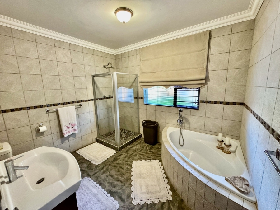 3 Bedroom Property for Sale in Tuscany Ridge North West